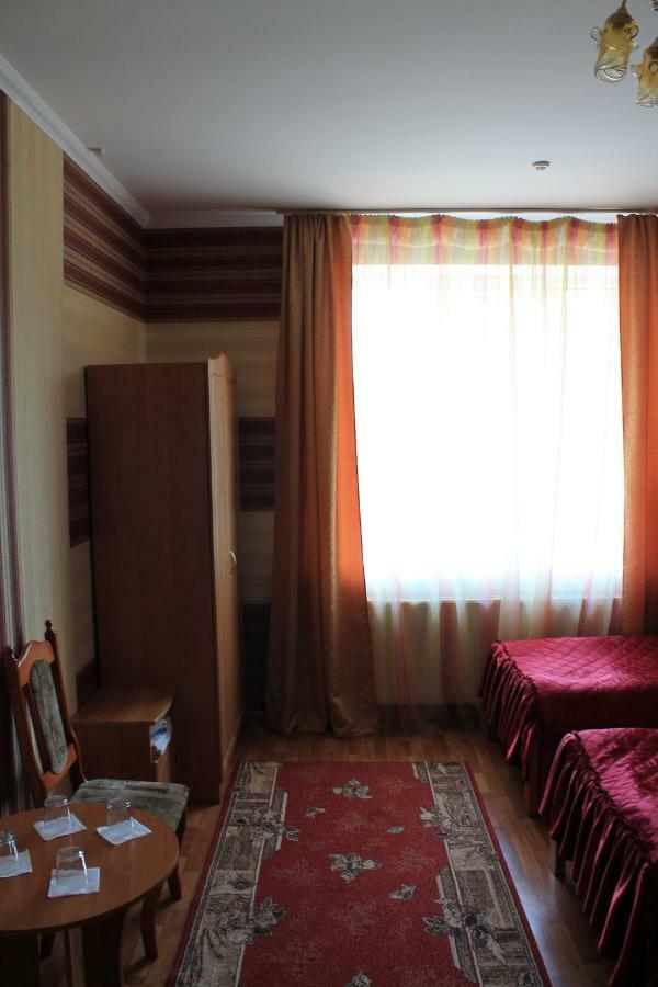 ホテル Kremin Kremenetsʼ エクステリア 写真