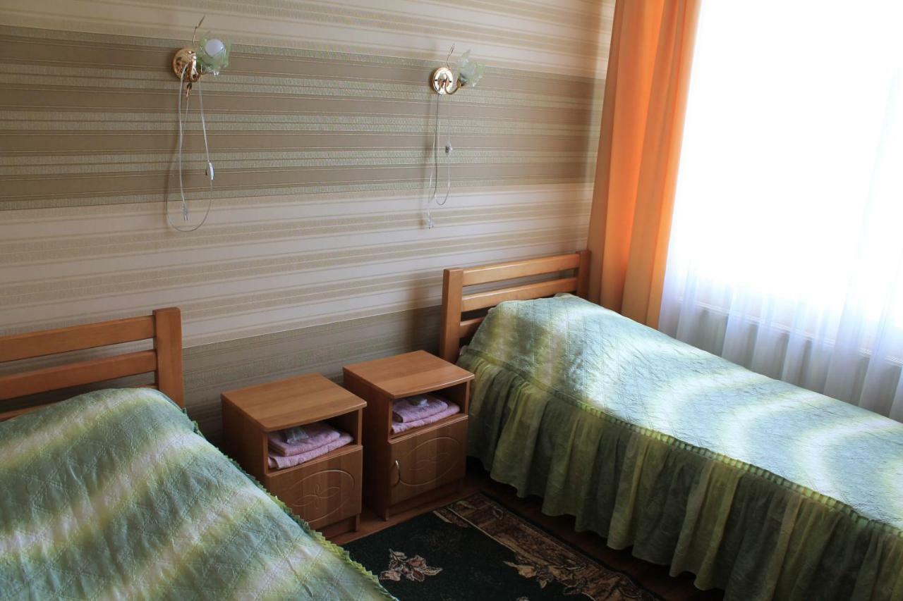 ホテル Kremin Kremenetsʼ エクステリア 写真