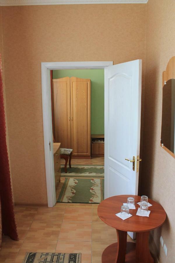 ホテル Kremin Kremenetsʼ エクステリア 写真